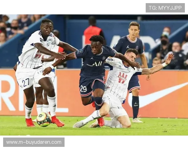 斯特拉斯堡青年军平均年龄23.7岁，主场胜率69%成保级关键。